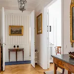 Veeve - Perignon's Palazzo Apartment Paris