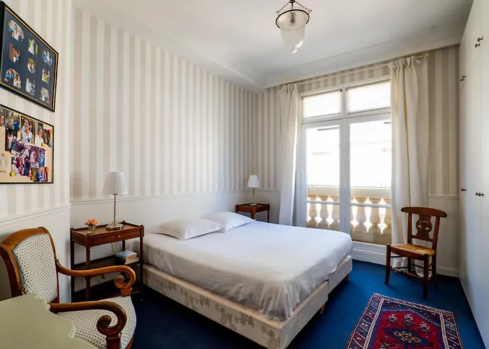 Veeve - Perignon's Palazzo