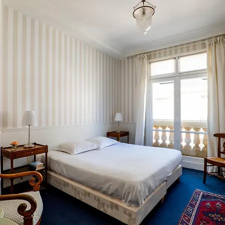 Veeve - Perignon's Palazzo